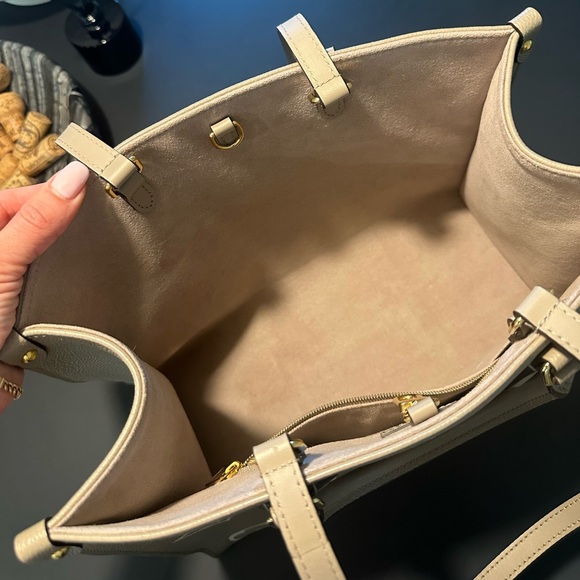 Louis Vuitton OnTheGo MM Bicolor Empriente Turtledove/Cream - Picture 7 of 11